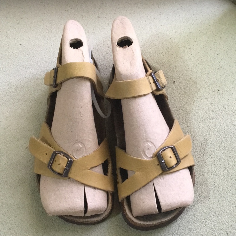LAST CHANCE SHOES‼️ BLACK JACK Cork Footbed Leather Sandals